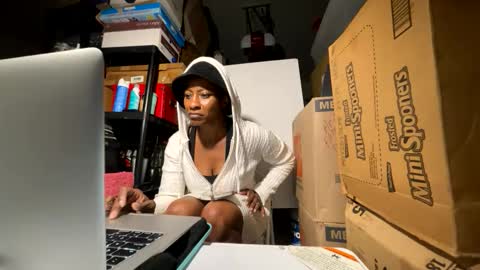 Wynter Heat online show from November 27, 2:42 pm