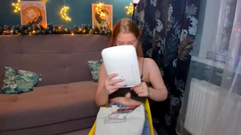 Chloe online show from December 16, 2:16 pm