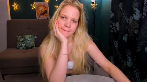 Chloe online show from February 21, 2:27 pm