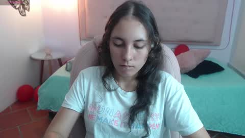 lunna online show from February 21, 8:38 pm