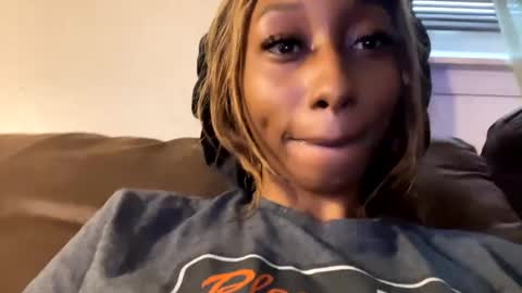 xsneakycouple online show from December 9, 2:39 pm