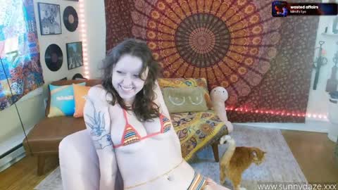 Sunny Daze online show from May 29, 11:03 pm