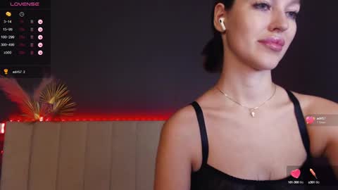 Lori online show from December 12, 9:15 pm