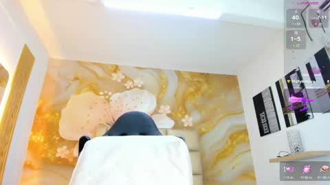 Naomi online show from March 24, 9:20 pm