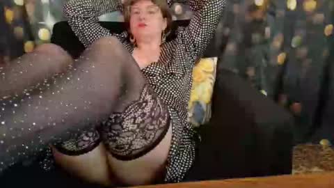 Anika online show from October 31, 1:04 pm