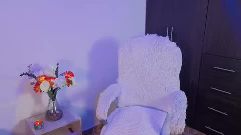 Yeli Amber online show from November 15, 4:02 am