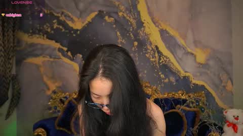 yennstar online show from March 18, 9:20 pm