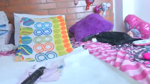 yesicasquirt65 online show from February 24, 12:26 pm