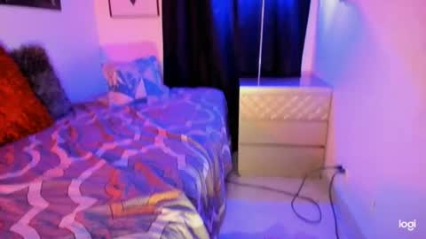 Independent model    online show from June 11, 2:53 am