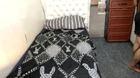 yhang_slut online show from March 7, 1:29 pm