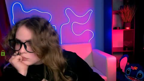 Ylia online show from April 13, 2:18 pm