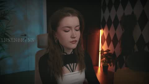 ynnenbrynn online show from January 29, 7:36 am