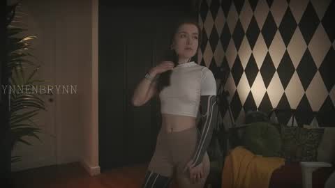 ynnenbrynn online show from February 12, 3:51 am