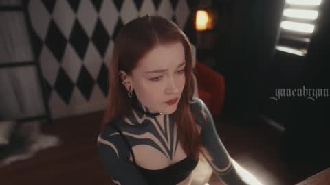 ynnenbrynn online show from September 13, 8:55 am