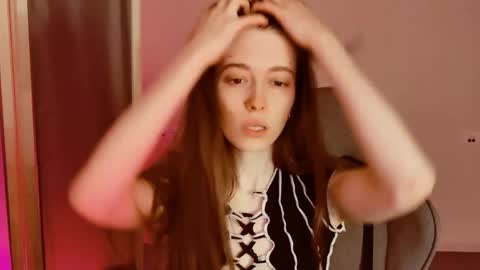 yoka_paradoxxx online show from April 27, 9:06 am