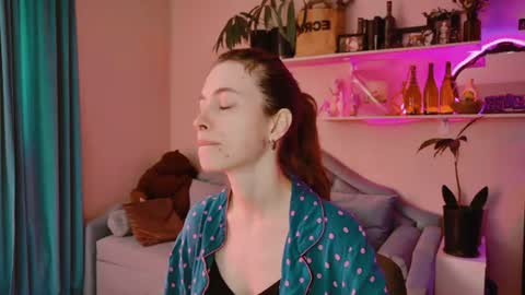 yoka_paradoxxx online show from June 21, 12:20 pm