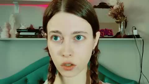 yoka_paradoxxx online show from August 2, 10:51 am
