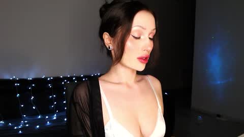 Sophie online show from February 22, 8:10 pm