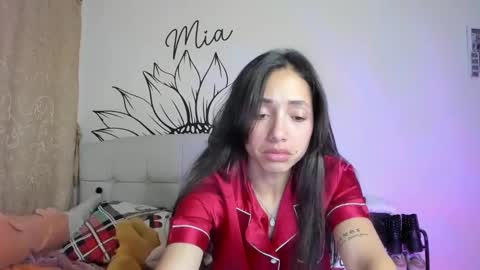 mia3 online show from January 7, 6:27 am