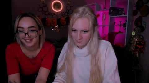 your bunny12 online show from October 21, 1:37 pm