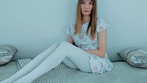 Lily online show from December 15, 3:56 am