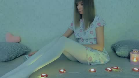 Lily online show from February 17, 7:36 am