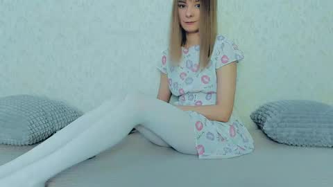 Lily online show from March 7, 7:08 am