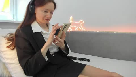 Your Librarian online show from April 5, 11:20 am