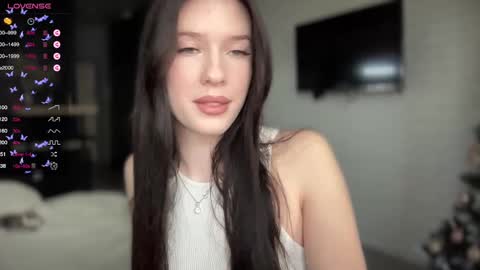 Mia  online show from February 4, 2:21 pm