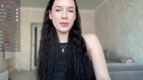 Mia  online show from January 24, 1:25 pm