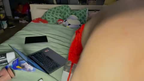 Mia online show from December 17, 3:49 pm