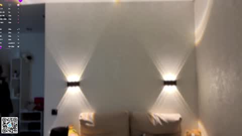 Emilia online show from April 17, 2:08 pm