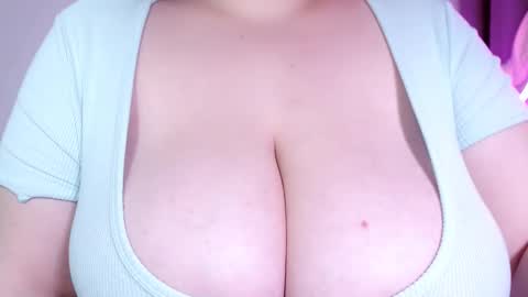 Amina online show from November 3, 8:57 pm