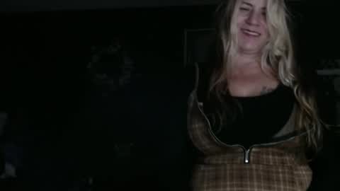 yourmomma999 online show from December 14, 10:56 am