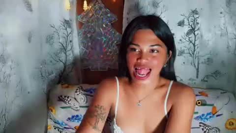 yourqueen_19 online show from May 23, 3:43 pm