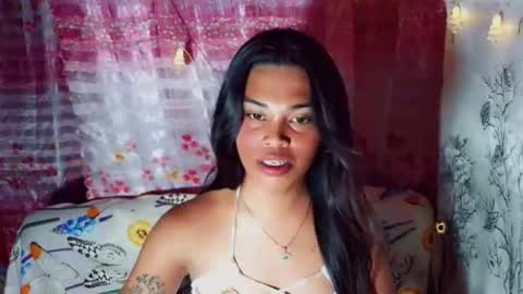 yourqueen_19 online show from May 30, 7:43 pm