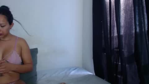 yourvenezolanahot online show from April 12, 9:28 pm