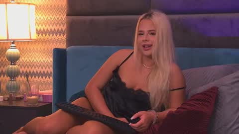 Foxie online show from September 23, 4:10 am