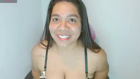 Yuli Independent model online show from April 23, 9:50 pm