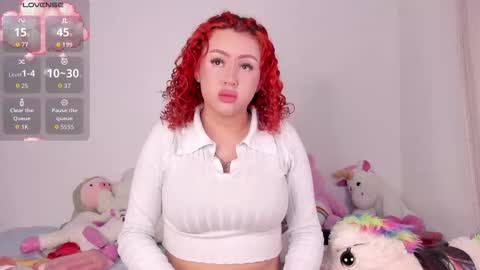 yunahott_ online show from November 8, 4:39 am