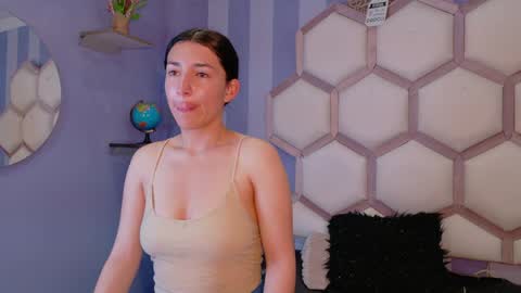 yvi online show from April 10, 11:49 am