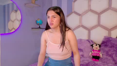 yvi online show from April 9, 11:48 am