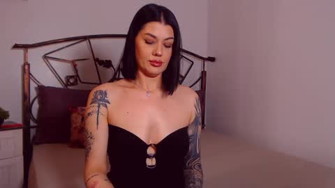 I V Y   online show from May 9, 7:27 pm