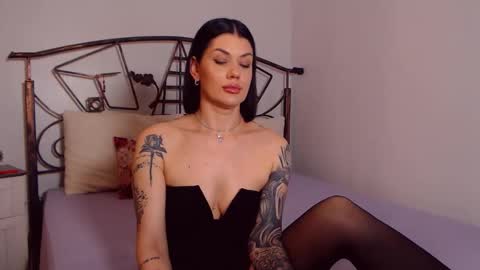 I V Y   online show from March 14, 11:39 pm