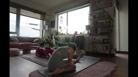 Yucky online show from January 23, 11:48 pm