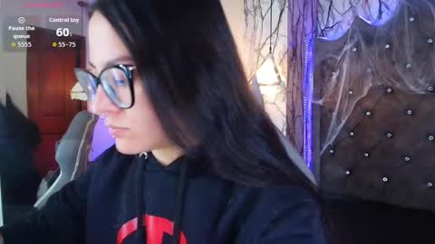   online show from October 12, 6:43 pm