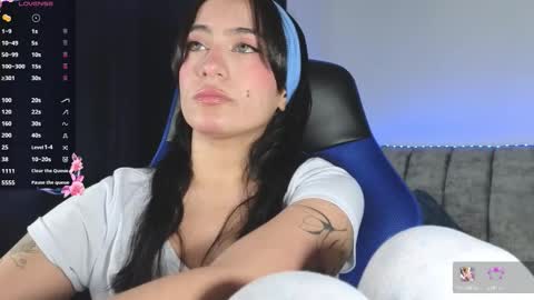 zaradames_ online show from February 17, 3:39 am