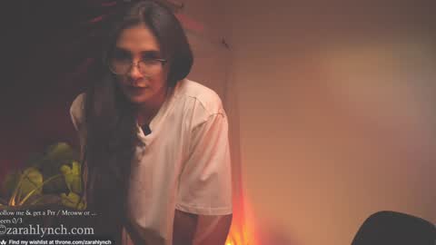 Miss Lynch   Next show  2911 online show from January 13, 1:45 am