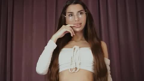 zariaavera online show from March 17, 8:35 pm