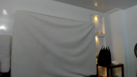 Zenda Evans online show from September 15, 3:37 am